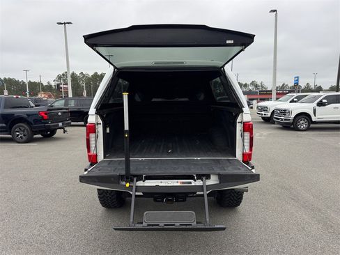 Used 2019 Ford F250 Platinum w/ Platinum Ultimate Package image 18