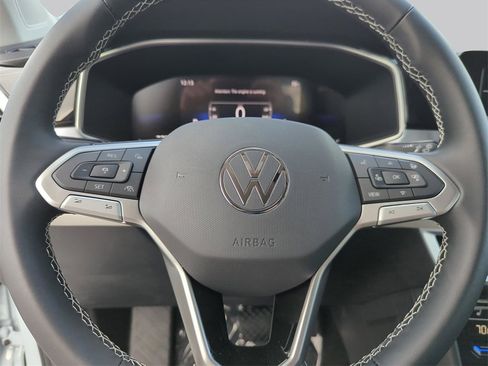 New 2026 Volkswagen Taos SE image 38