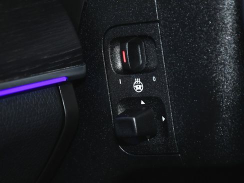 Used 2025 Mercedes-Benz GLS 450 4MATIC image 22