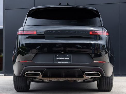 Used 2025 Land Rover Range Rover Sport SE image 7
