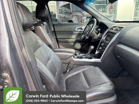 Used 2014 Ford Explorer XLT w/ Equipment Group 202A image 9