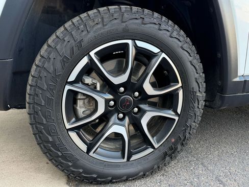 Used 2025 Jeep Compass Trailhawk AWD/4WD image 29