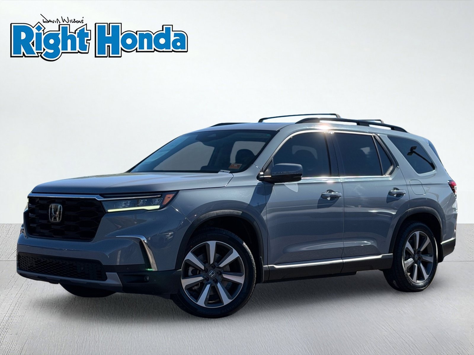 Used 2024 Honda Pilot Touring image 2