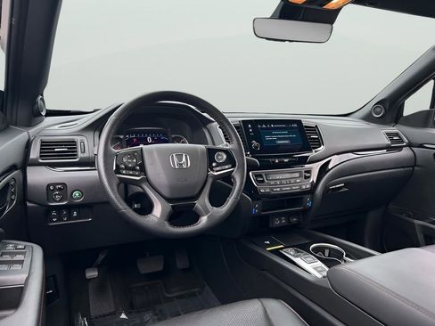 Used 2024 Honda Passport Black Edition image 10