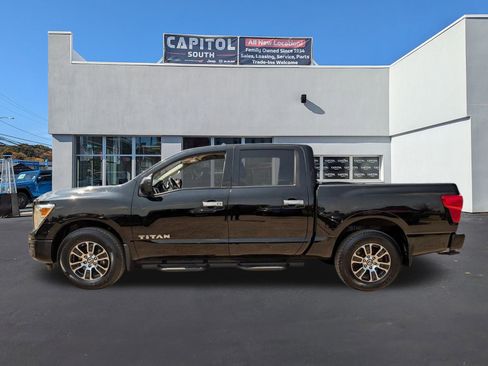 Used 2021 Nissan Titan SV w/ SV Convenience Package image 6