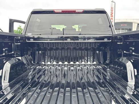 New 2026 GMC Sierra 1500 SLT w/ SLT Premium Package AWD/4WD image 13