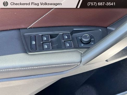 Used 2024 Volkswagen Tiguan SEL R-Line AWD/4WD image 17