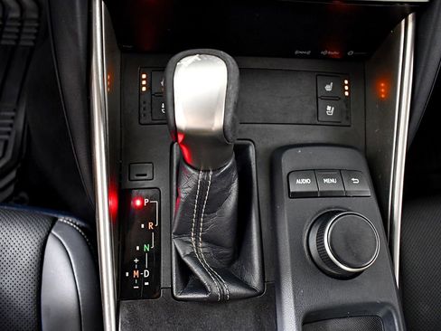 Used 2017 Lexus IS 300 AWD image 32