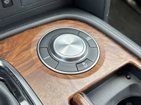 Used 2023 Nissan Armada SL RWD image 17