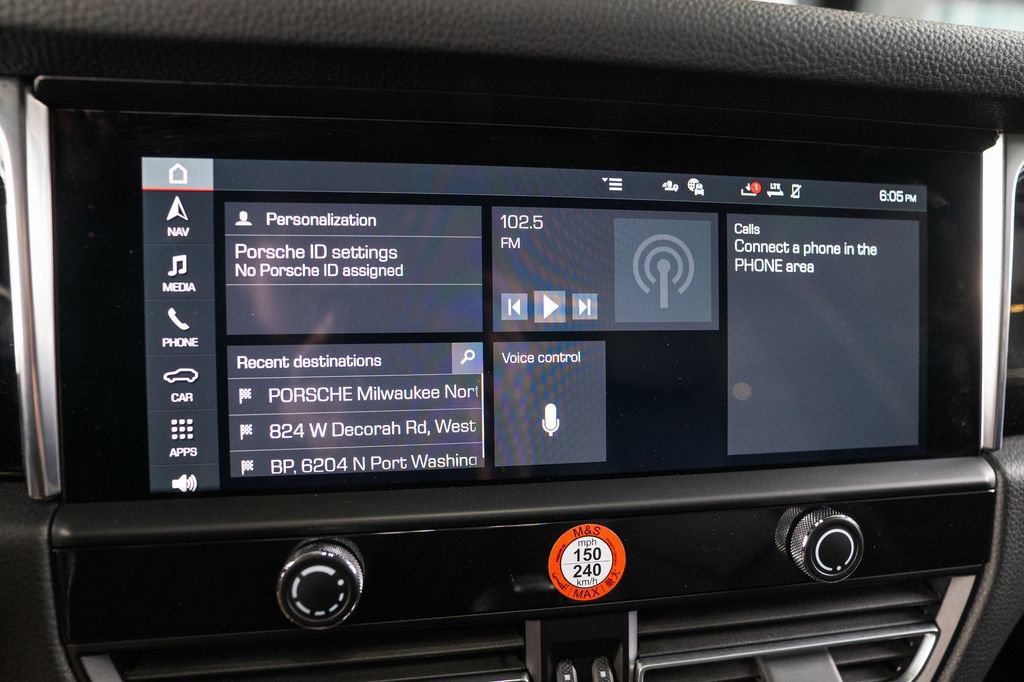 Certified 2026 Porsche Macan AWD/4WD image 29