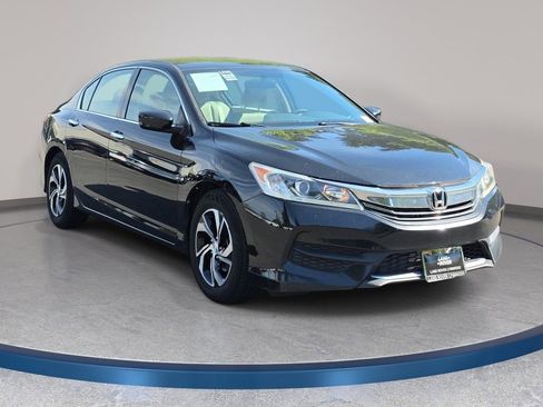 Used 2017 Honda Accord LX image 4