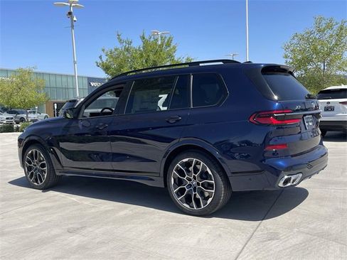 New 2026 BMW X7 M60i image 8