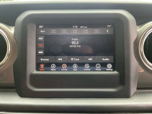 Used 2021 Jeep Gladiator Overland w/ Cold Weather Group AWD/4WD image 19