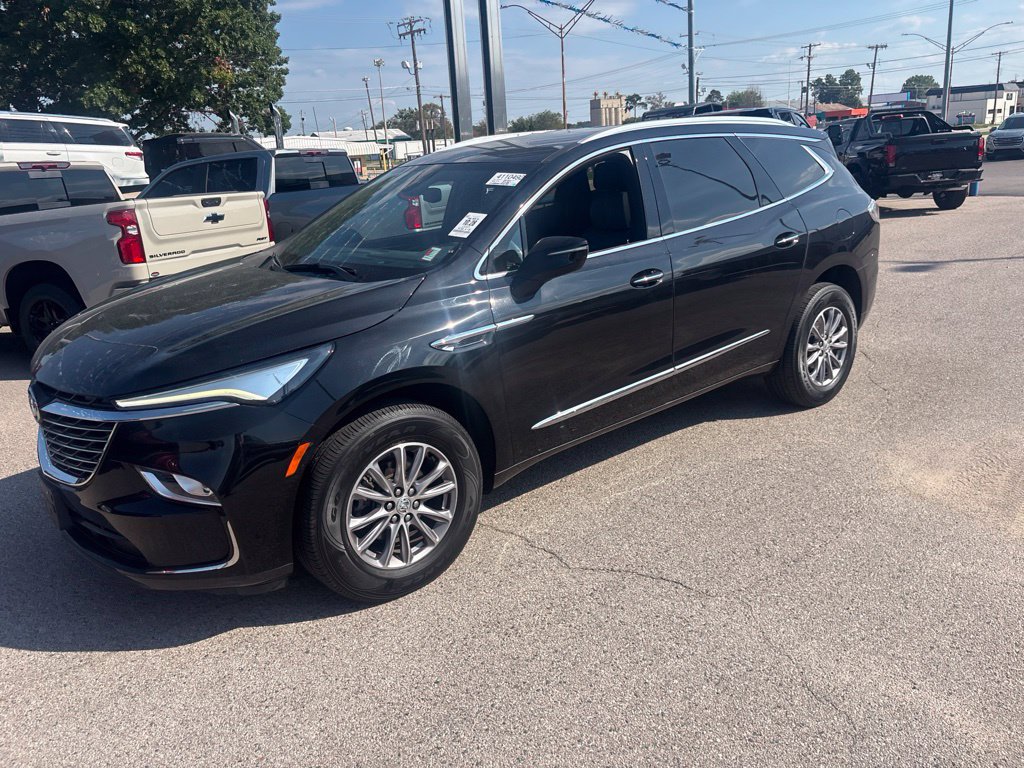 Used 2023 Buick Enclave Essence FWD image 4