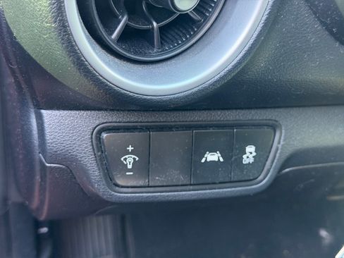Used 2019 Kia Forte LXS FWD image 9