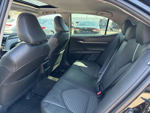 Used 2024 Toyota Camry SE image 10