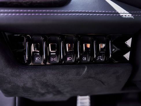 Used 2024 Lamborghini Huracan EVO image 48