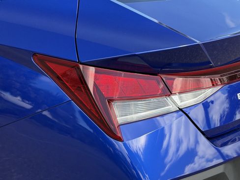 Certified 2024 Hyundai Elantra SEL FWD image 33
