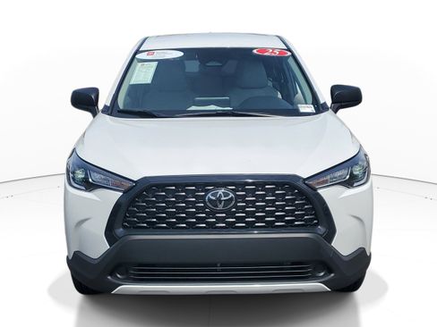 Used 2025 Toyota Corolla Cross L image 2