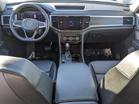 Certified 2023 Volkswagen Atlas SE image 17