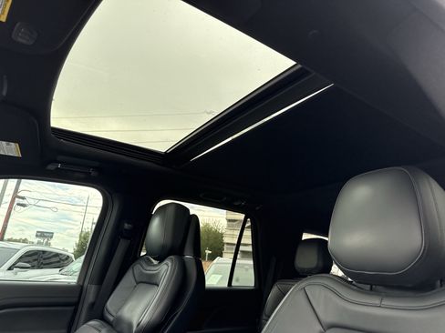 Used 2023 Lincoln Navigator Reserve AWD/4WD image 15