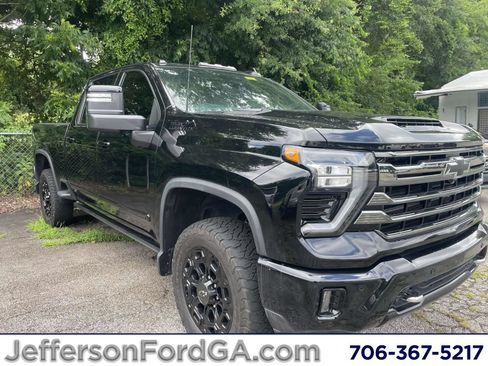 Used 2024 Chevrolet Silverado 2500 High Country w/ High Country Premium Package AWD/4WD image 1
