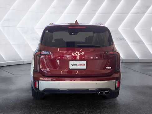 Used 2024 Kia Telluride EX w/ EX Captain's Chair Package FWD image 5