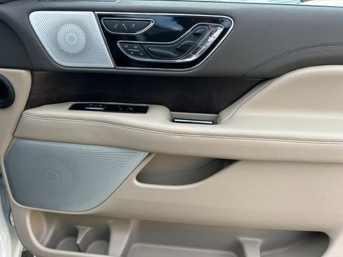 Used 2024 Lincoln Navigator L Reserve AWD/4WD image 21