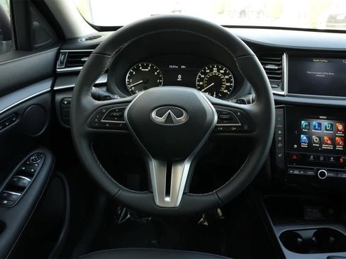 Certified 2025 INFINITI QX50 Luxe image 9