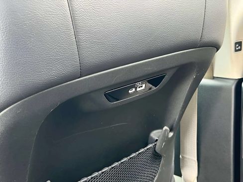 Used 2022 Chrysler Pacifica Touring-L FWD image 33