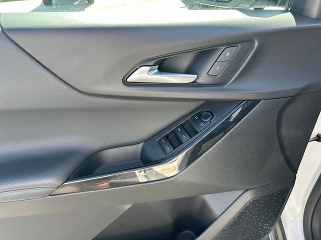Certified 2025 Chevrolet Equinox LT AWD/4WD image 17