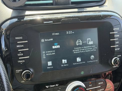 Used 2019 Kia Soul ! FWD image 10