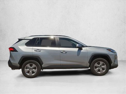 Used 2025 Toyota RAV4 XLE FWD image 4