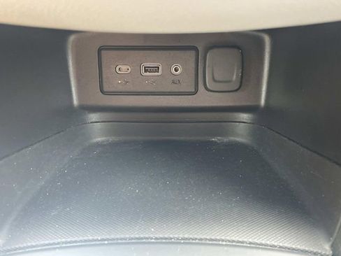Used 2024 Chevrolet Equinox LS w/ LS Convenience Package FWD image 17