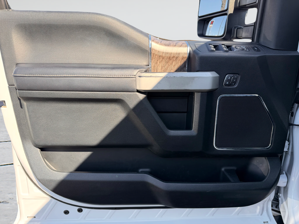 Used 2019 Ford F250 Lariat w/ Lariat Value Package AWD/4WD image 24