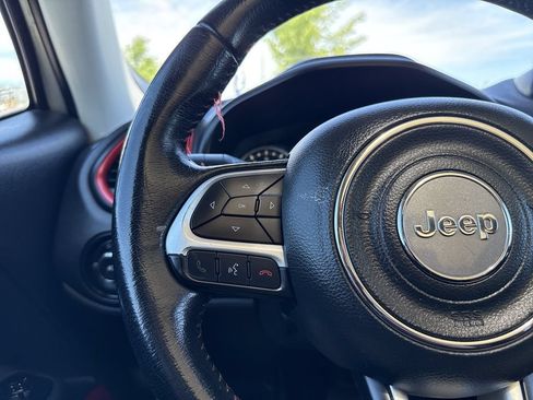 Used 2018 Jeep Renegade Trailhawk AWD/4WD image 19