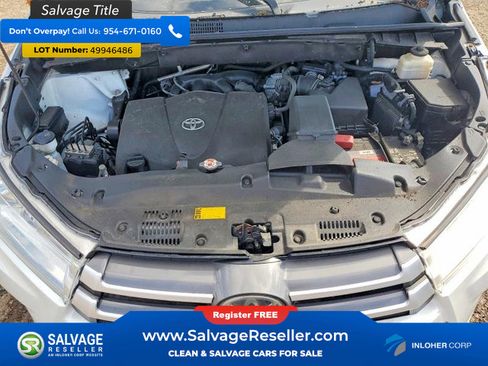 Used 2018 Toyota Highlander XLE AWD/4WD image 16