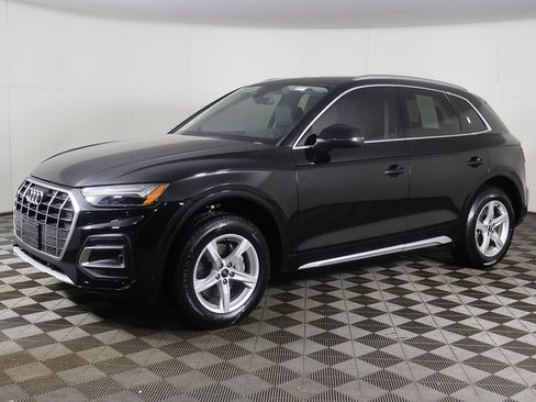 Used 2023 Audi Q5 2.0T Premium w/ Convenience Package image 8
