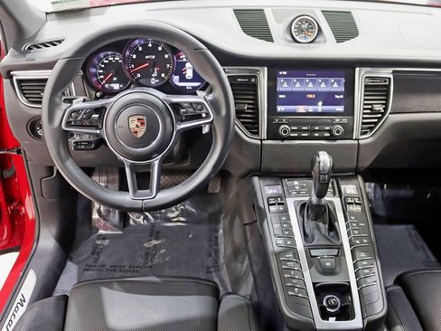 Used 2018 Porsche Macan GTS image 14