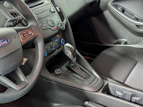 Used 2016 Ford Focus SE FWD image 22