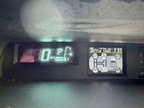 Used 2014 Toyota Prius C Two image 28