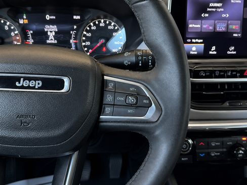 Certified 2024 Jeep Compass Limited AWD/4WD image 5
