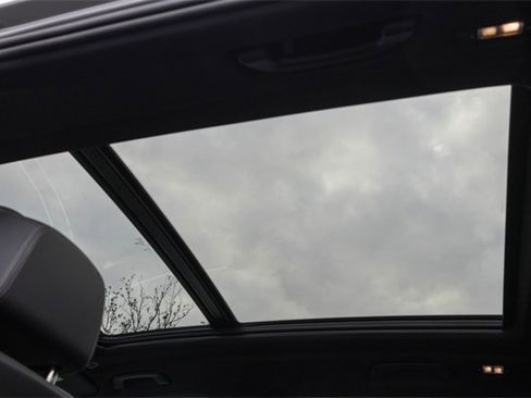 New 2026 BMW X5 xDrive50e w/ Climate Comfort Package image 27