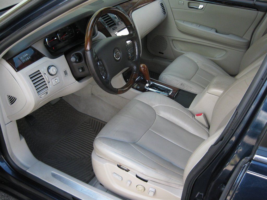 Used 2007 Cadillac DTS Luxury II FWD image 12