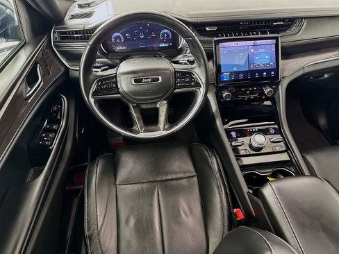 Used 2022 Jeep Grand Cherokee L Overland w/ Luxury Tech Group IV AWD/4WD image 25
