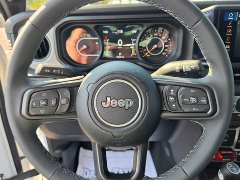 Used 2026 Jeep Gladiator Sport AWD/4WD image 17