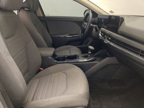 Used 2025 Kia K4 EX image 21