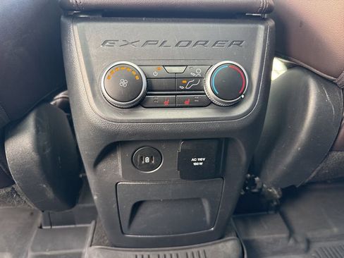 Certified 2025 Ford Explorer Platinum w/ Ultimate Package image 12