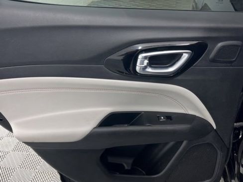 Used 2022 Jeep Compass Limited w/ Elite Group image 16