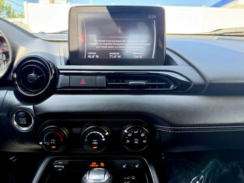 Used 2023 MAZDA MX-5 Miata Club image 23